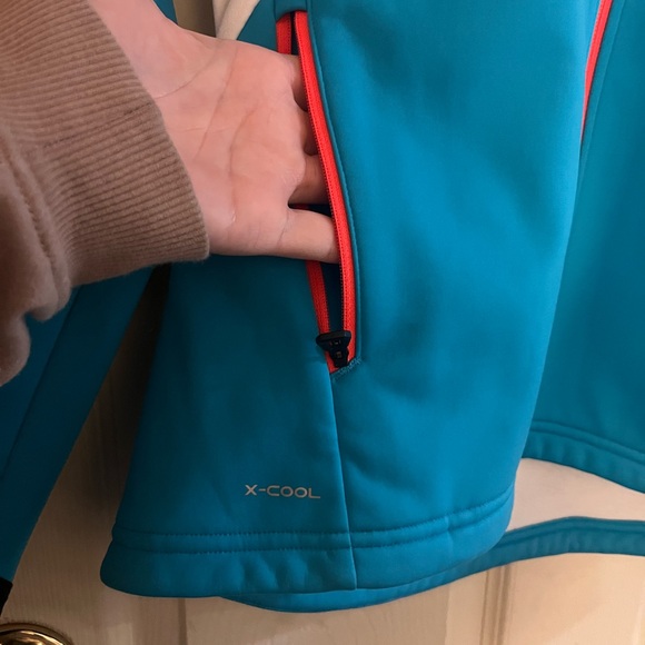 Helly Hansen Running Jacket - Picture 3 of 6